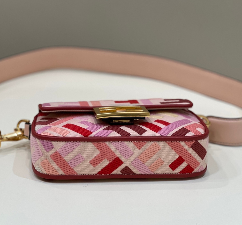 Fendi Baguette 19 cm