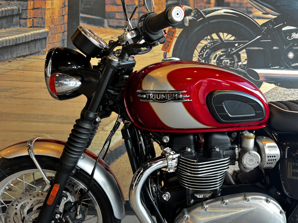 Triumph Boneville T120 Elvis Presley
