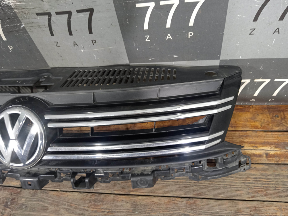 Решетка радиатора Volkswagen Tiguan 1 11-18 Б/У Оригинал 5N0853651J9B9