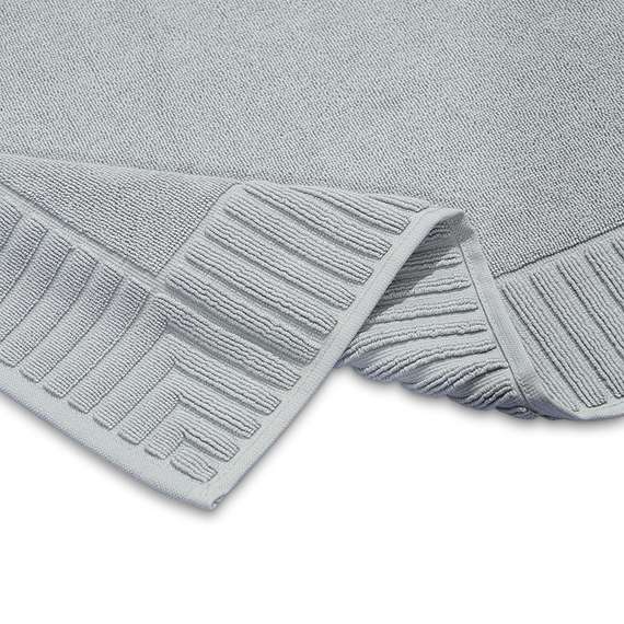 Коврик для ванной с фактурным бортиком светло-серого цвета из коллекции essential, 50x80 см