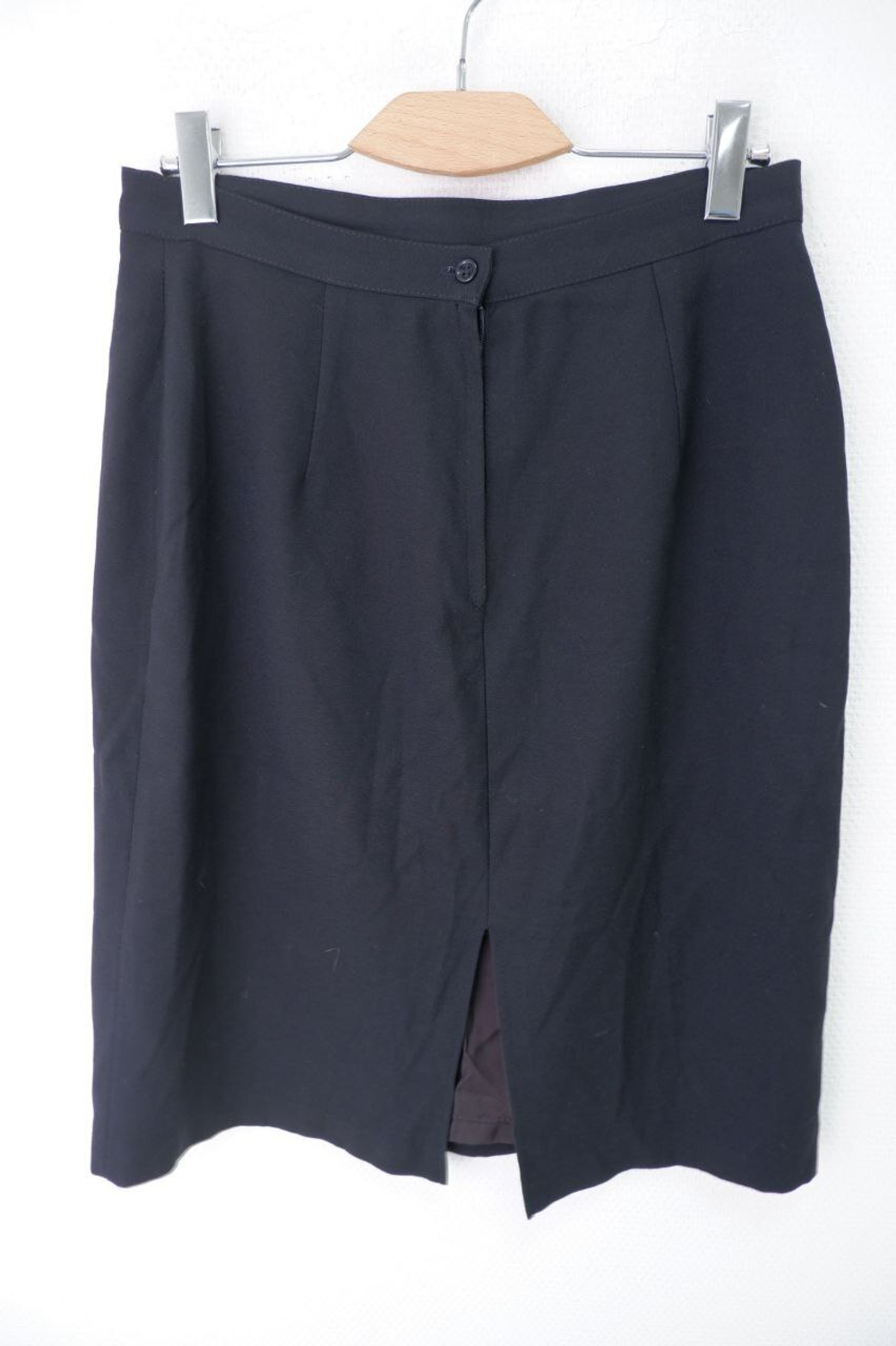 Юбка классического кроя 46 размер