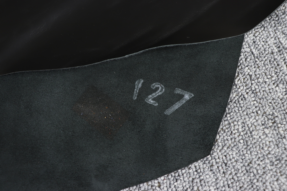 Уценка:  1,0-1,2 мм Кожа Подкладочная Лицевая Галантерейная с покрытием КРС Венера 127 дм²