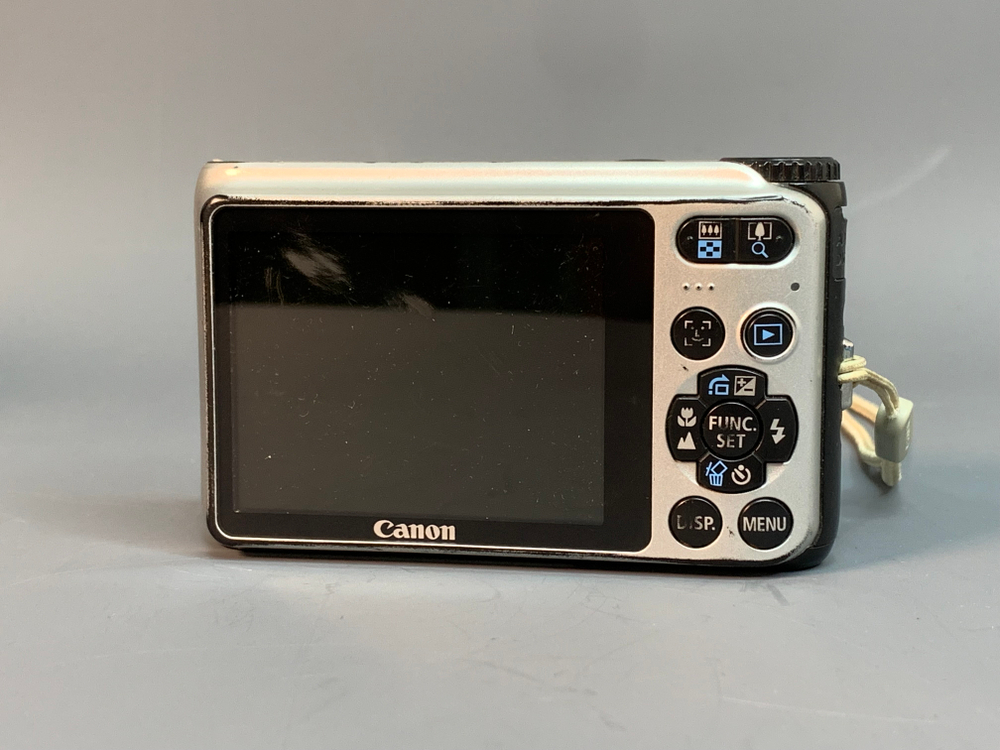 Canon PowerShot A3000 IS, немного вздут аккумулятор