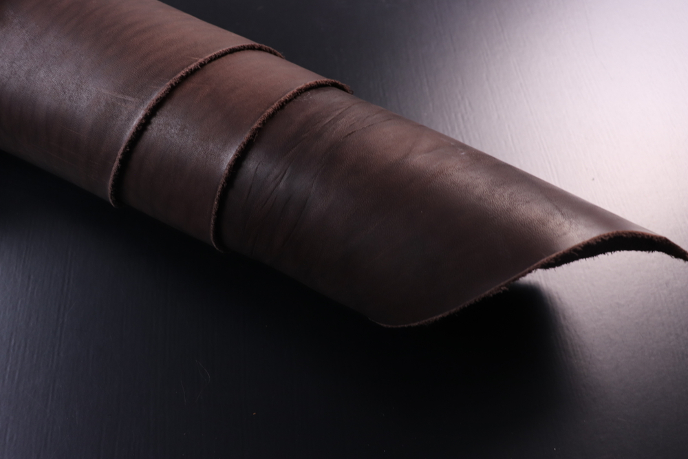 2+ Пола темно-коричневая