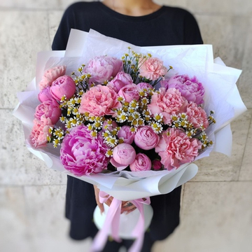 Нежный букет с пионами "Сара Бернар"