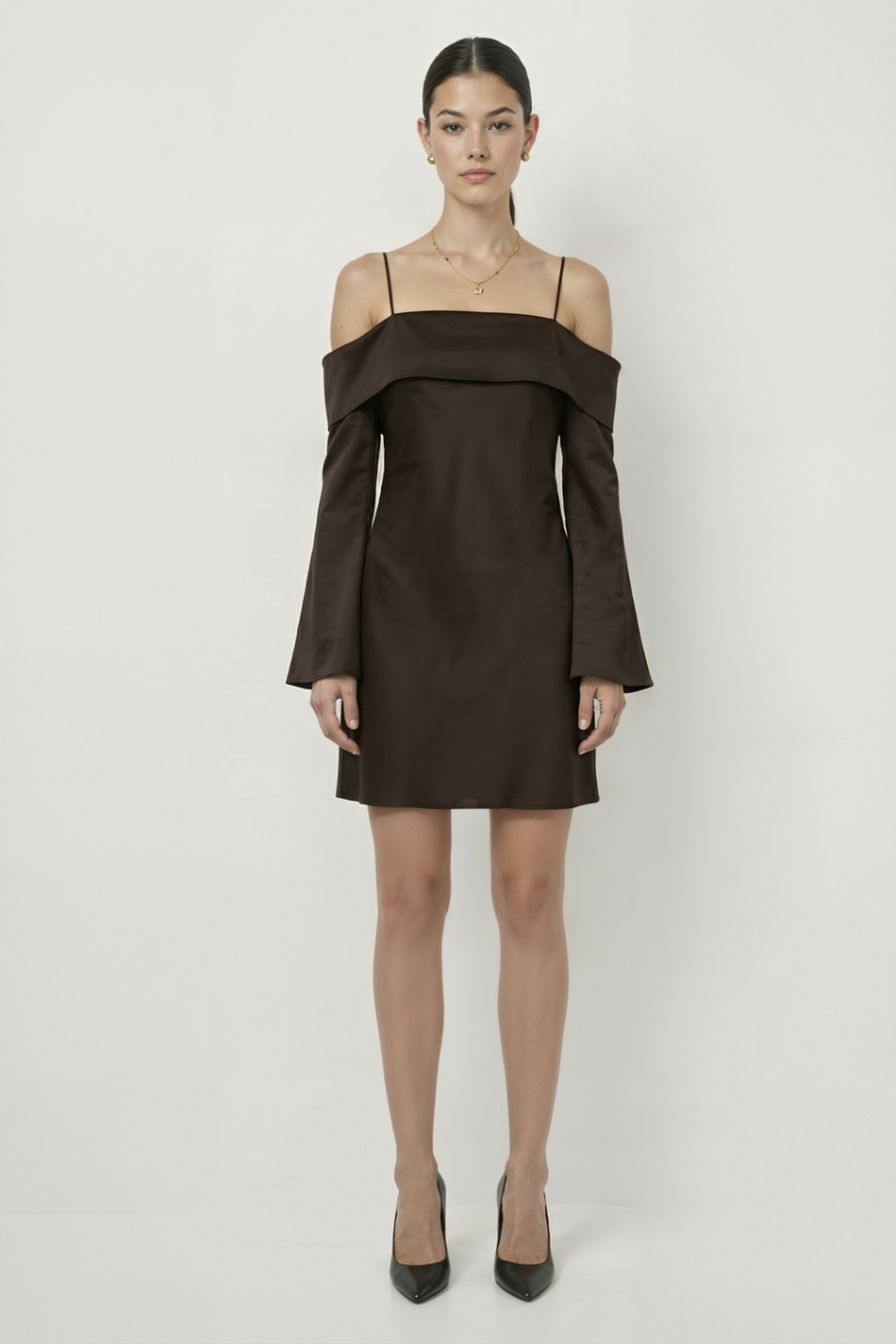 Платье из сатина с открытыми плечами