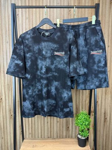 Прогулочный костюм Balenciaga