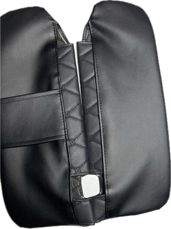 Чехлы на козырьки ЛАДА Ларгус, РЕНО Логан, Дастер, Сандеро (чёрная нить Бабочка)