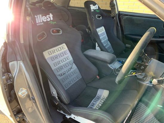 Спортивные сиденья (полуковши) Bride illest в Toyota Mark 2 JZX90