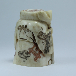 Нэцкэ Дзюродзин с длинным посохом и иероглифом счастье