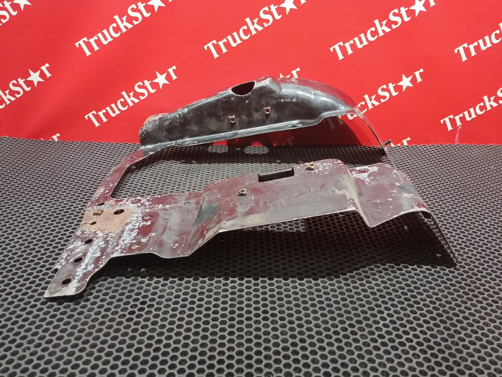 Кронштейн фары левой