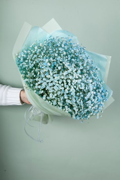 Букет из голубой гипсофилы