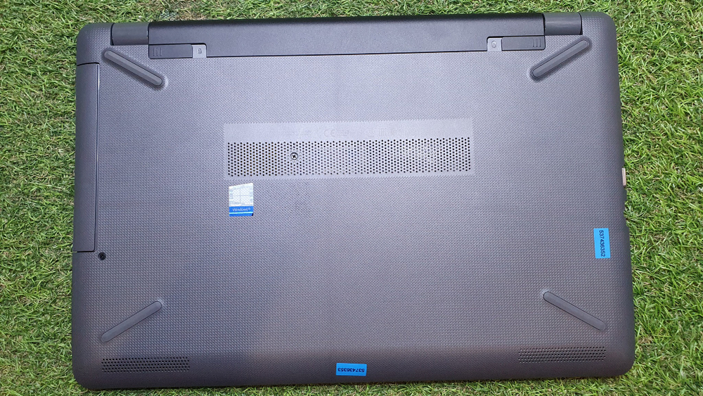 Ноутбук HP i3-7/4Gb