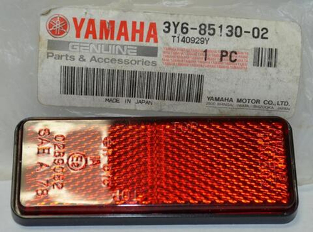 Катафот Yamaha 3Y6-85130-02-00