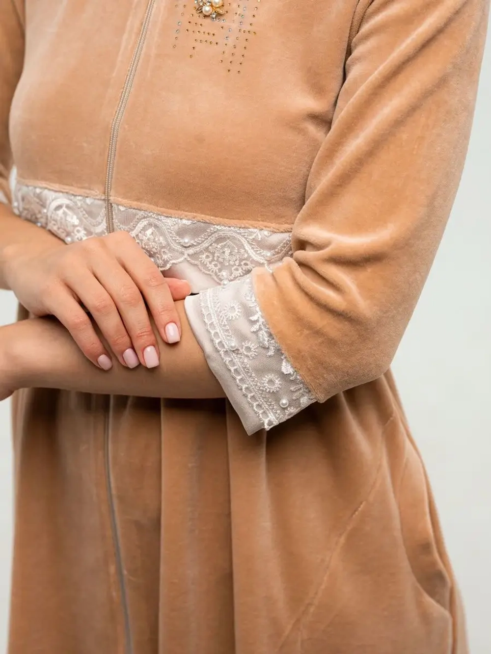 Халат велюровый на молнии для беременных