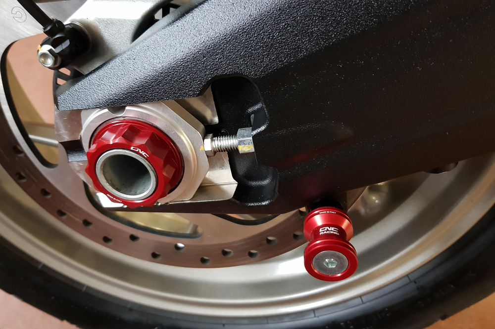 CNC Racing Гайка оси заднего колеса Ducati Multistrada V4