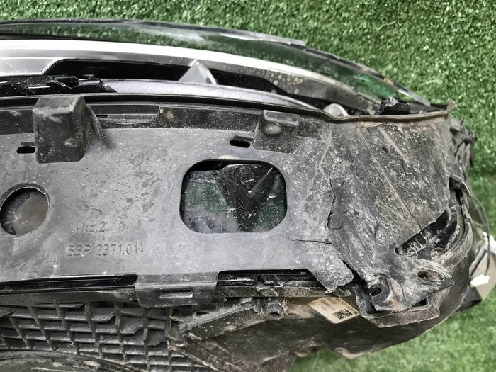 Битая Фара левая Mercedes GLC X253 (2019-2022) LED