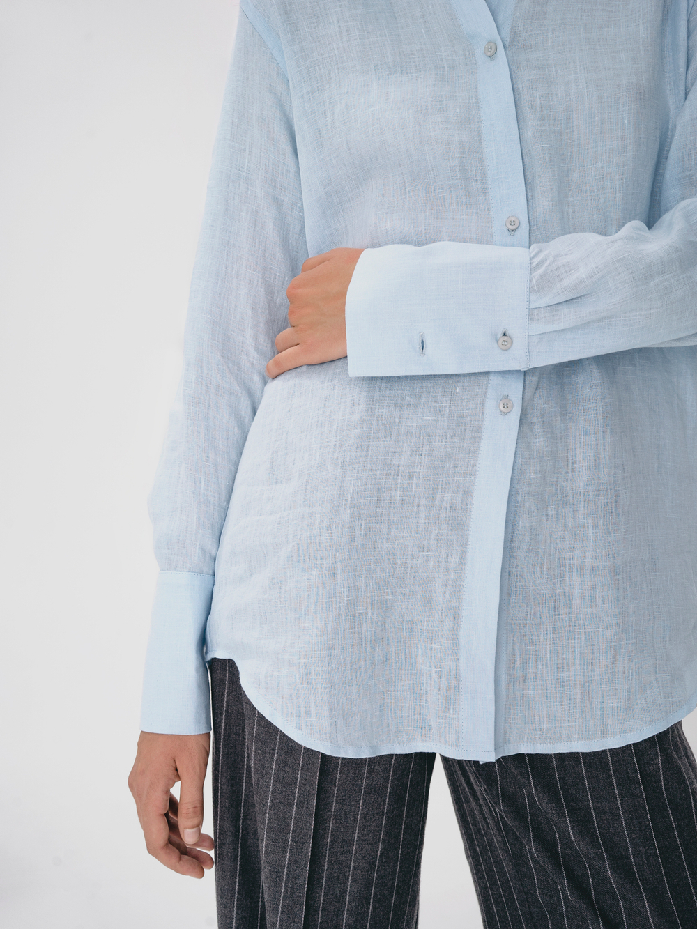 Linen shirt with wide cuffs