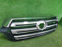 Решетка радиатора Toyota Land Cruiser 200 (2015-2021)