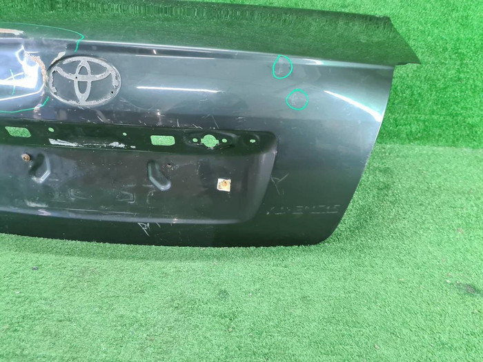 Крышка багажника Toyota Avensis 2 2003-2009 седан
