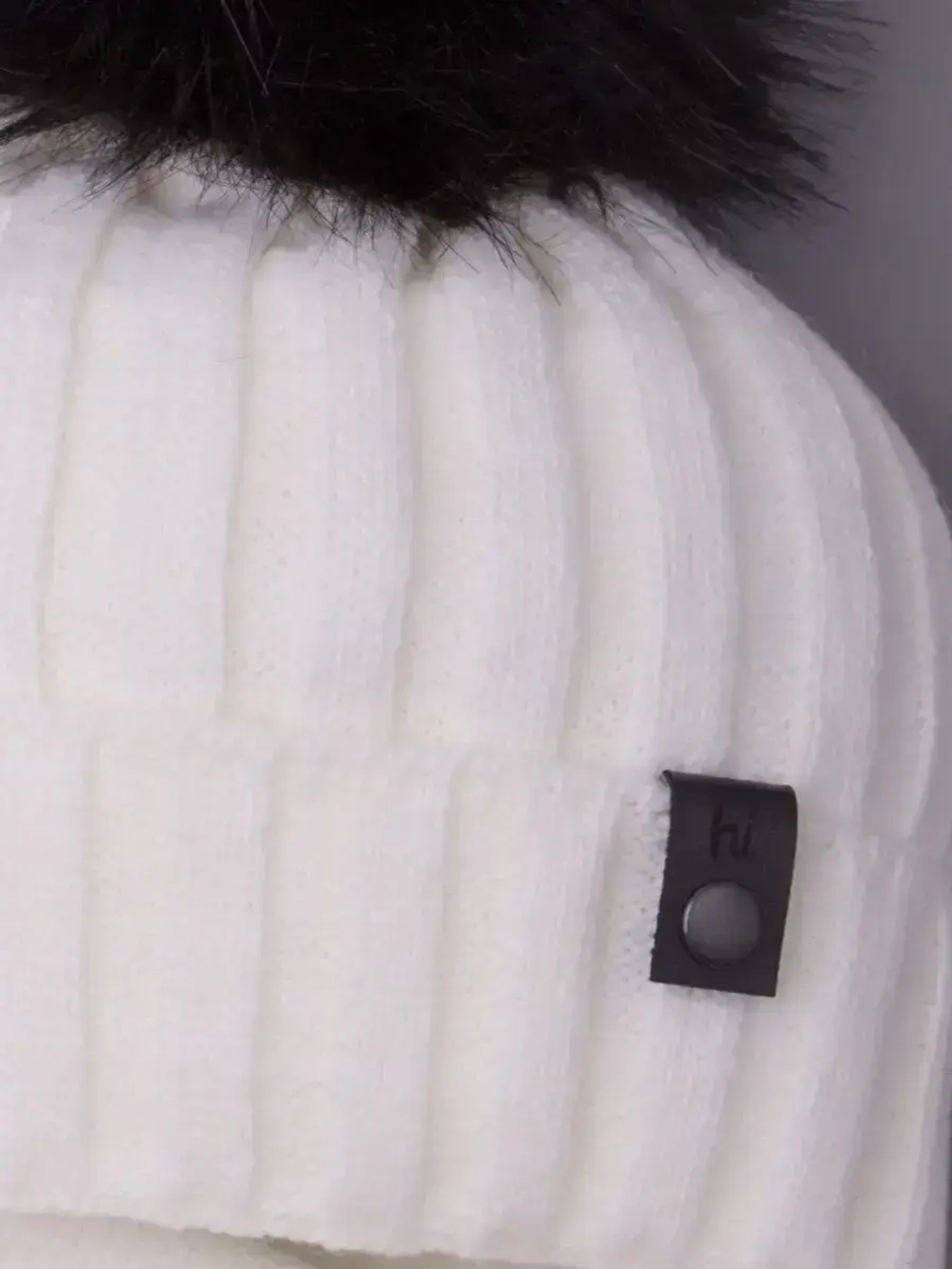 Шапка детская зимняя вязаная с помпоном и снуд