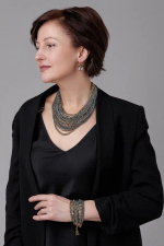 Серьги с серыми прямоугольными кристаллами на замке левербек, оттенок золото антик