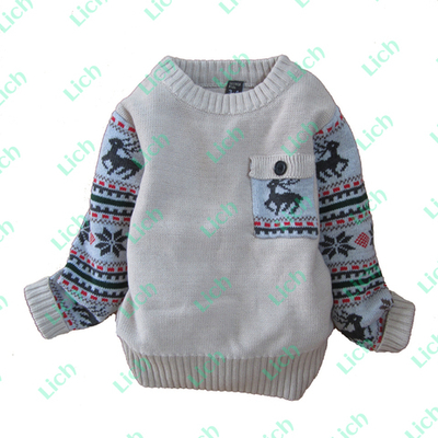 Свитер детский с зимним орнаментом на рукавах