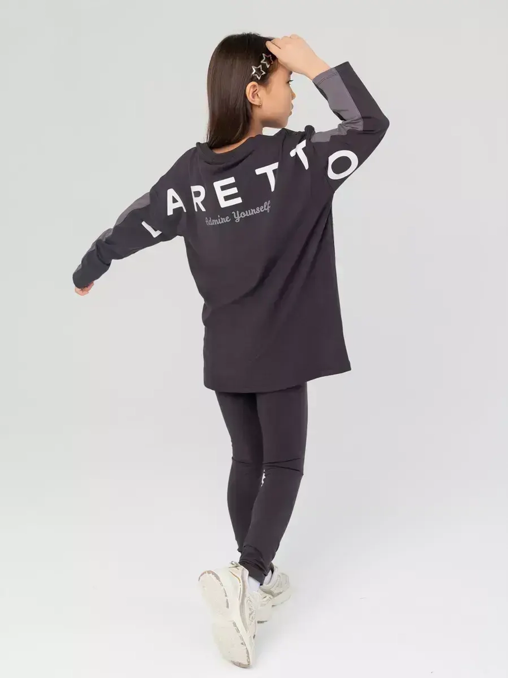 Спортивный костюм для девочки на весну с леггинсами