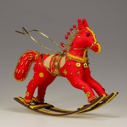 Бисерная ёлочная игрушка Лошадка-качалка