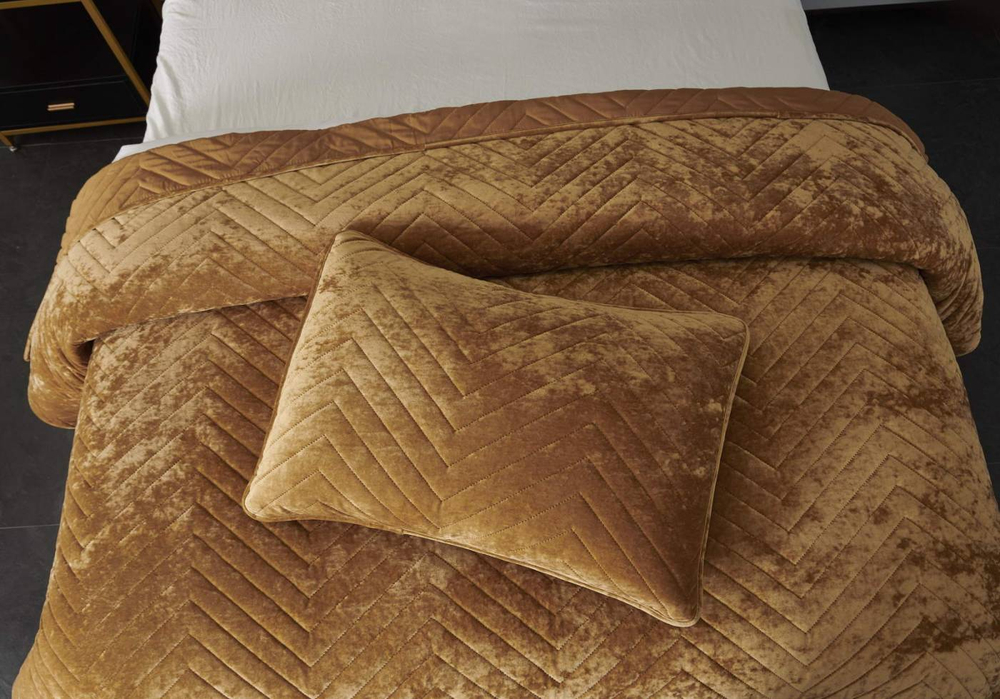 Покрывало 240х260 и 2 наволочки 50х70 Sofi De MarkO Фернанд горчичное