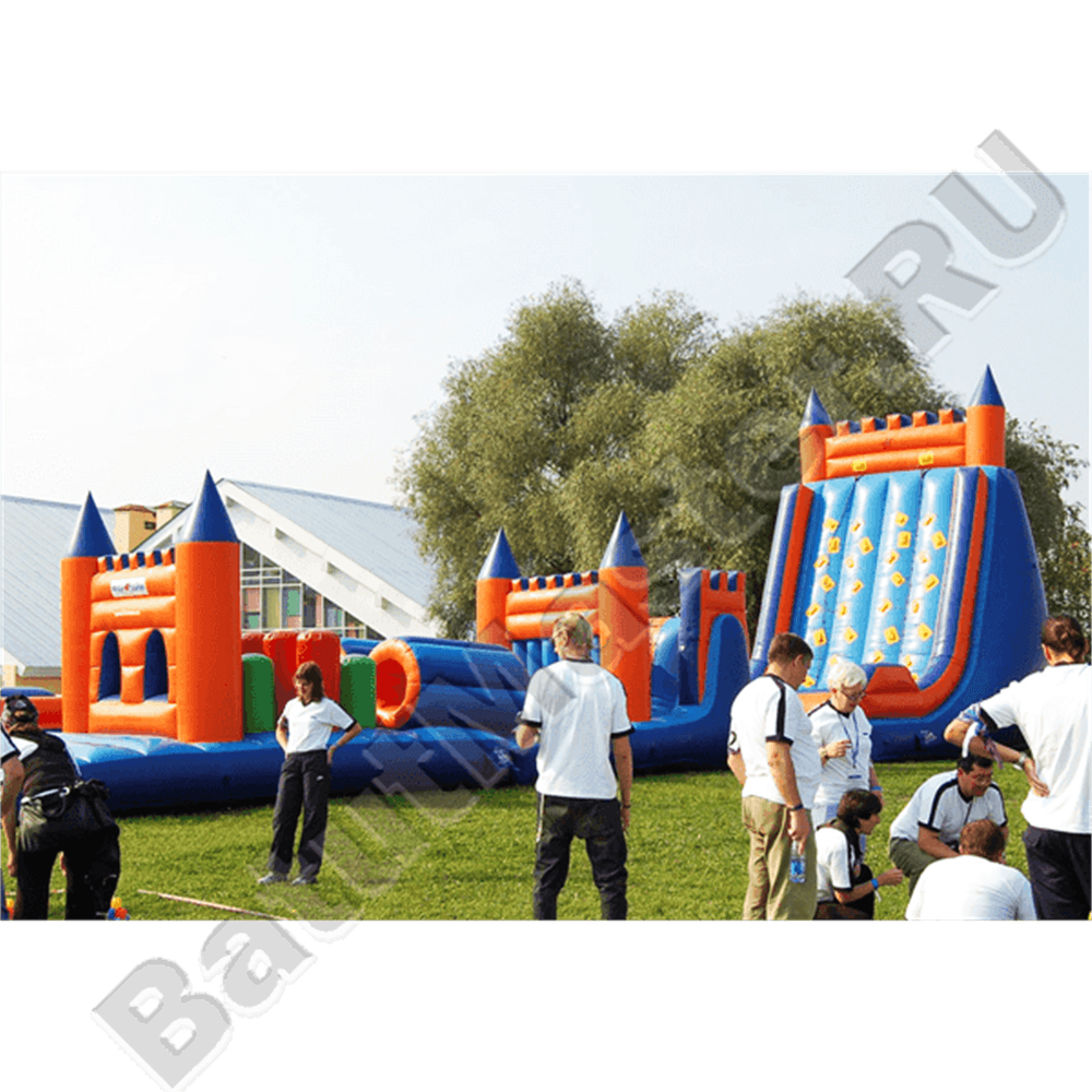 Спортивный надувной батут "Замок со скалой"