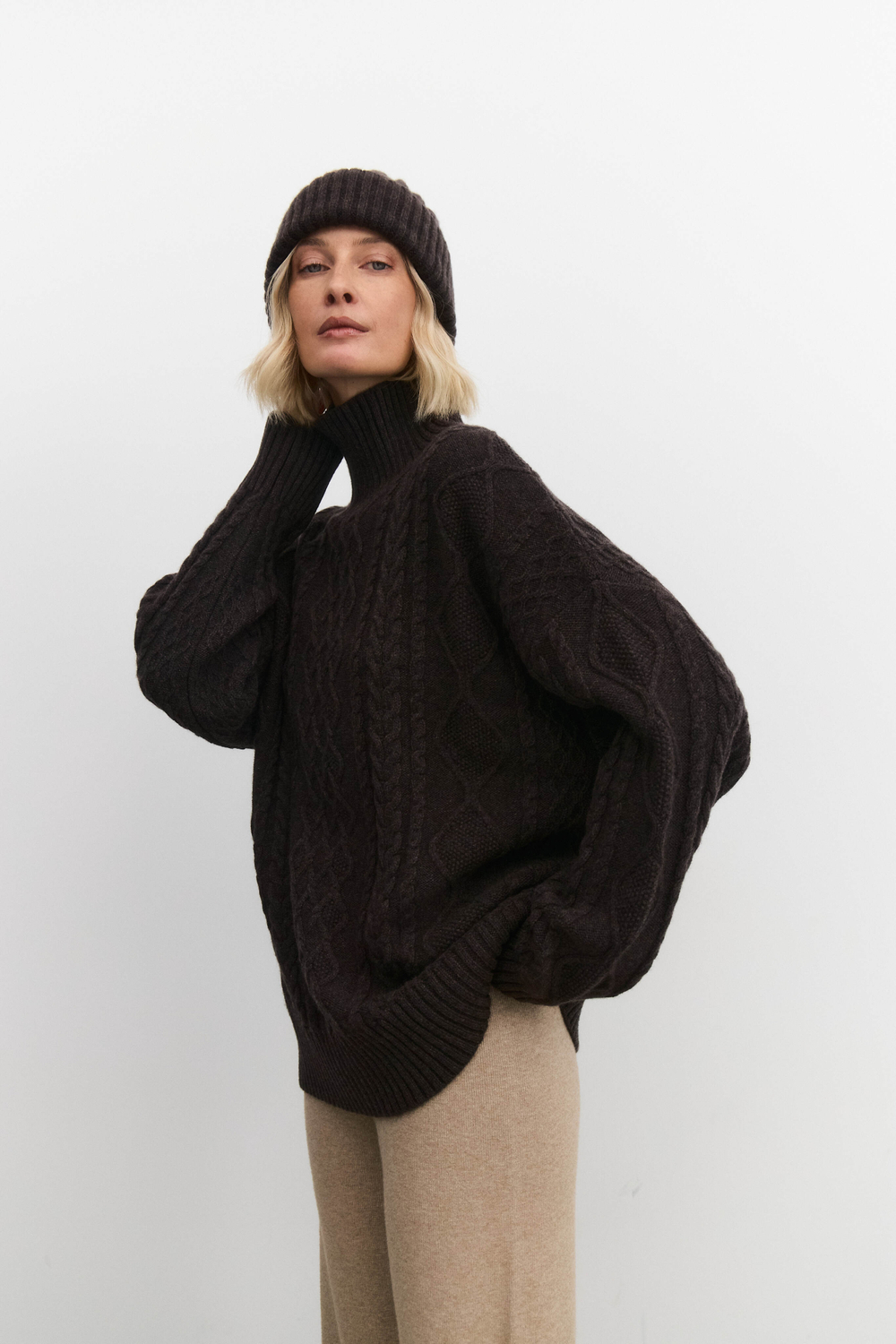 Свитер с аранами