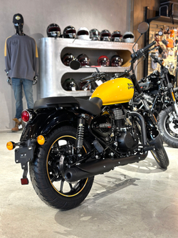 Royal Enfield Meteor 350 Fireball Yellow