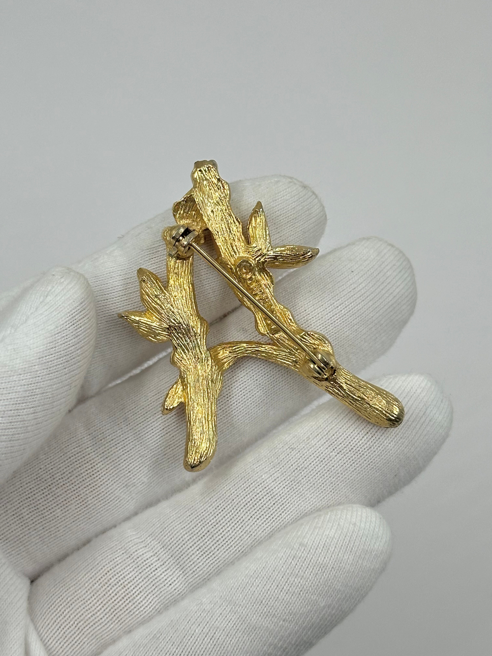 Брошь Буква А Sarah Coventry