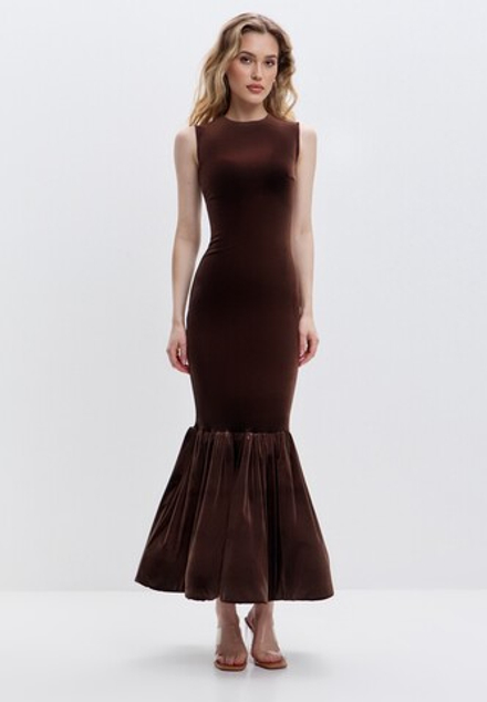 Платье с воланом вечернее