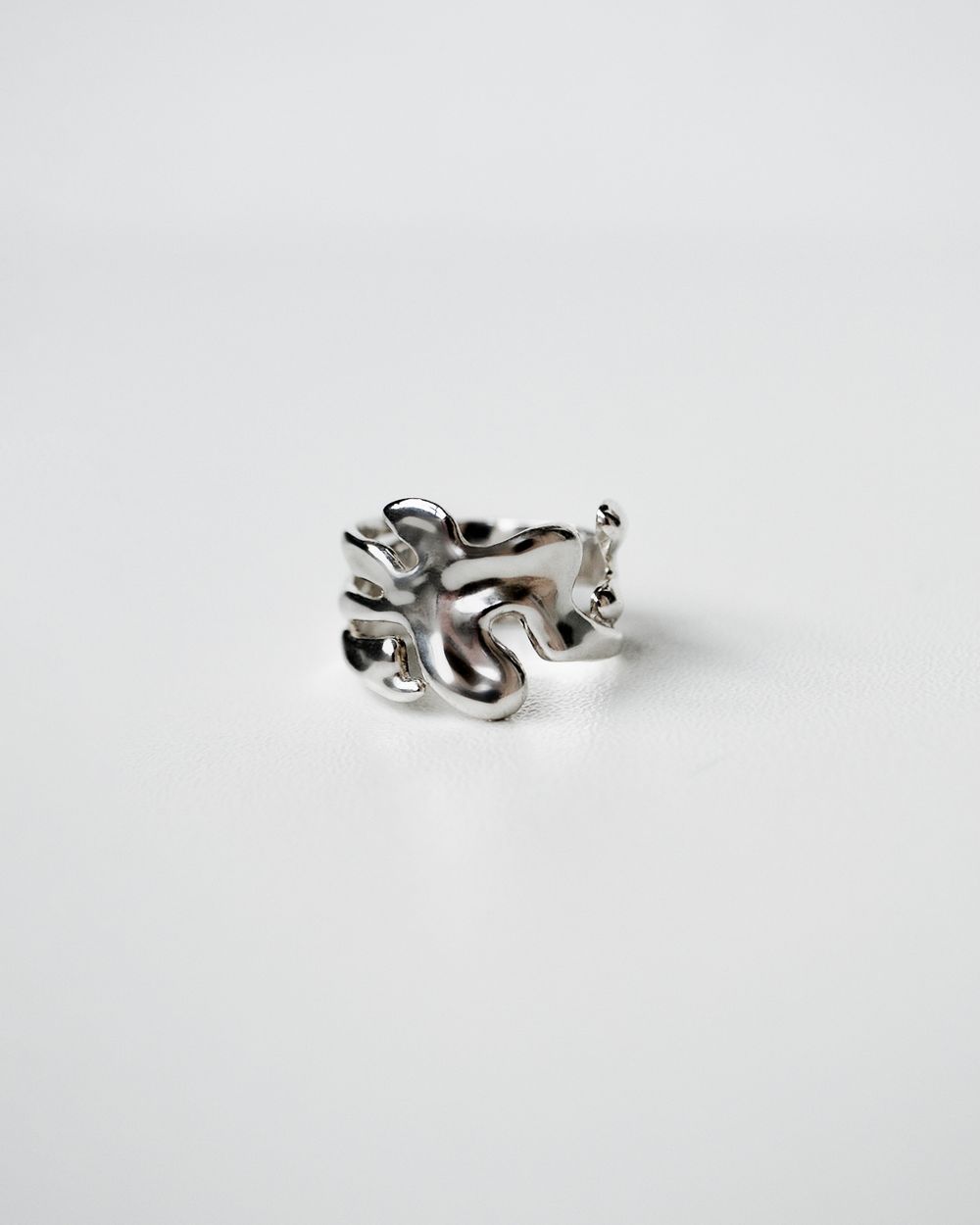 Кольцо Капля