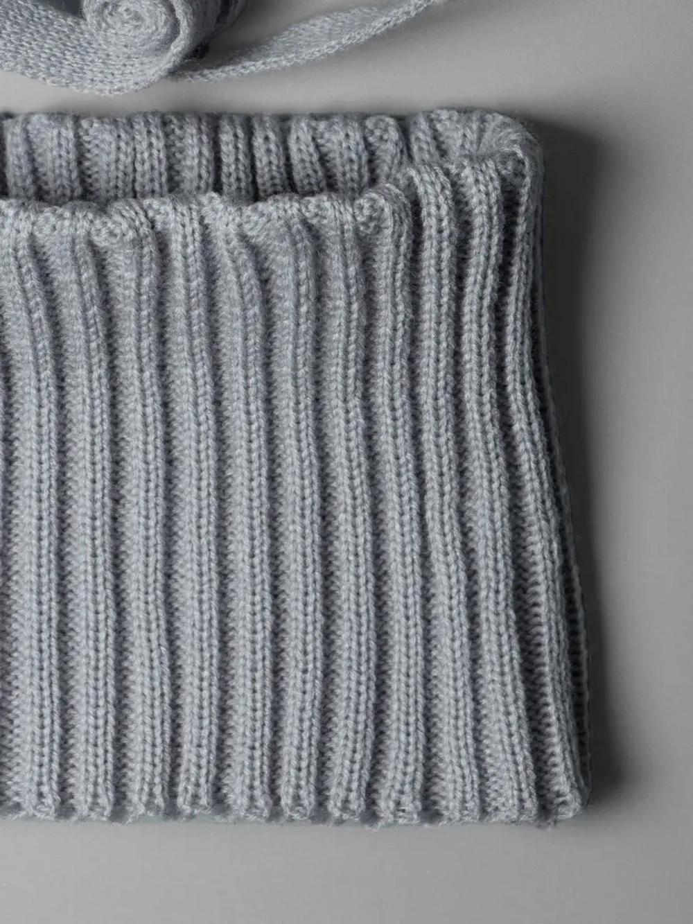 Шапка с завязками и снуд детская, осень