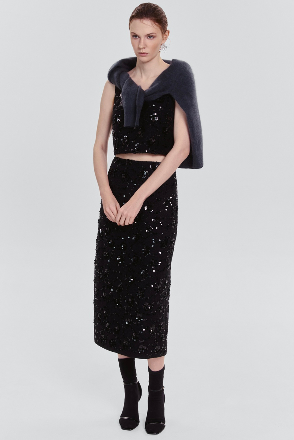 Топ из твида с бисером и пайетками