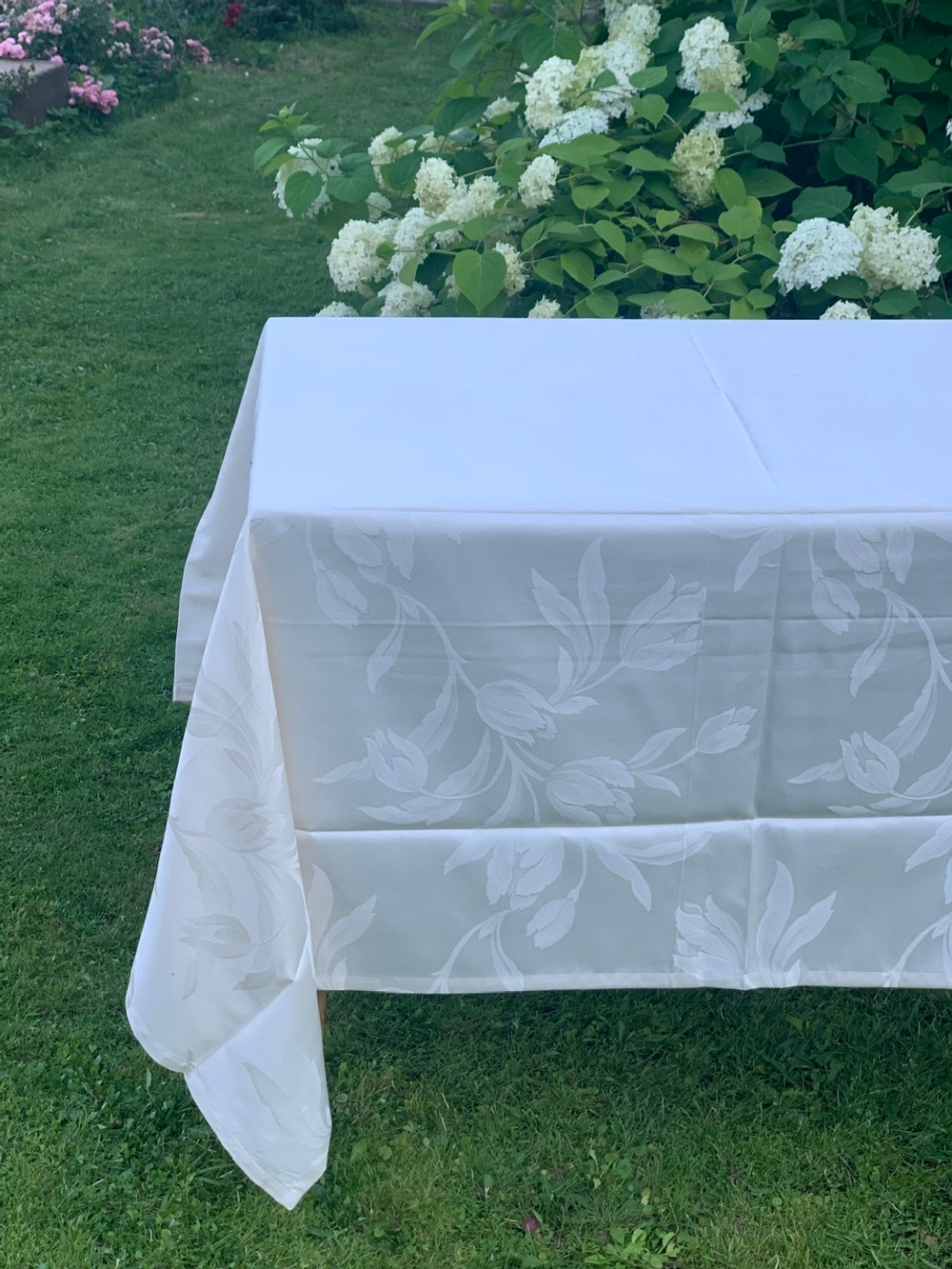 Скатерть 150х220 и 8 салфеток EmilioGatti Tulipan белые