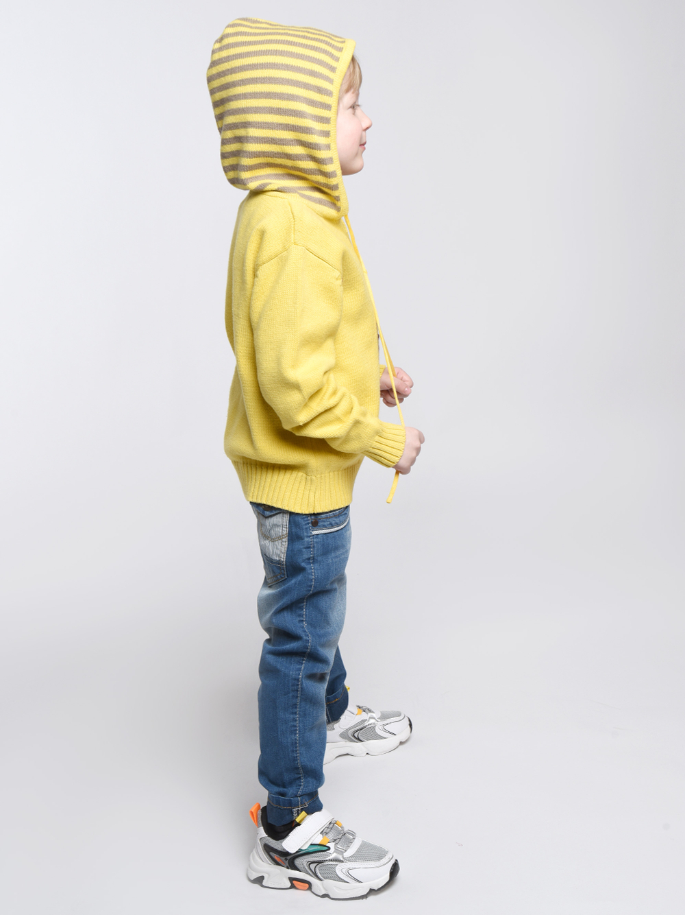 Свитер с капюшоном для мальчика