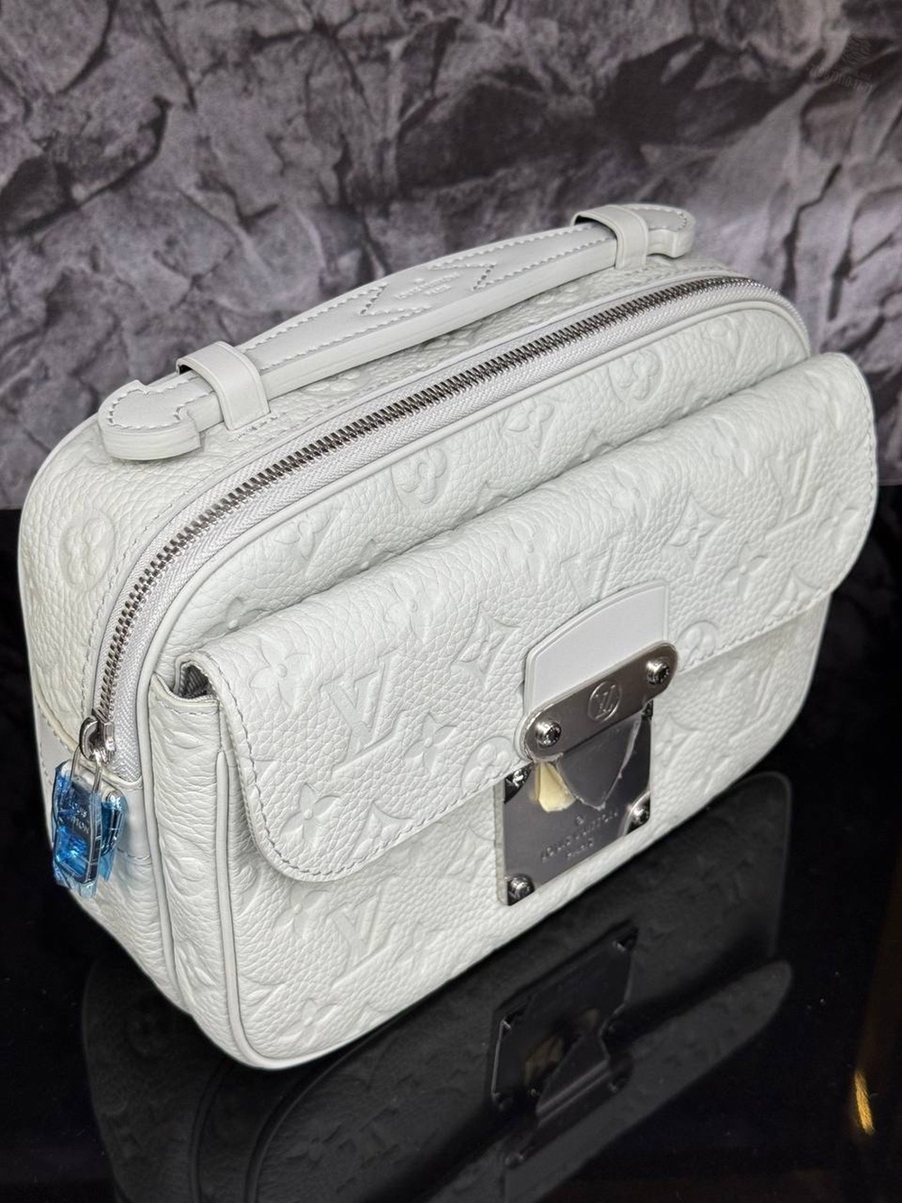 Сумка через плечо Louis Vuitton S-Lock