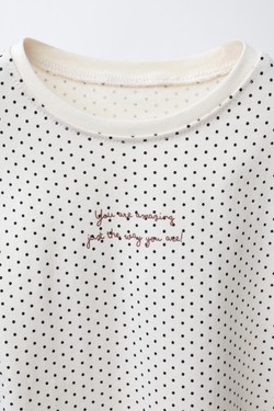 ZARA НАБОР ИЗ ТРЕХ ФУТБОЛОК С ПРИНТОМ, ШОКОЛАДНО-КОРИЧНЕВЫЙ