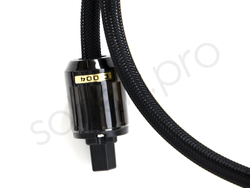 Кабель питания для подключения высококачественной аудиотехники и видеотехники