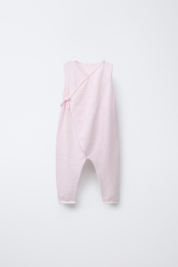 ZARA ТРИКОТАЖНЫЙ КОМБИНЕЗОН С АЖУРНЫМ УЗОРОМ, РОЗОВЫЙ