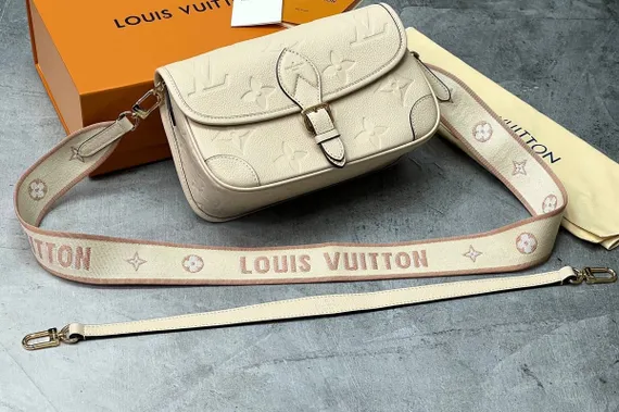 Сэтчел Louis Vuitton Diane кремовый