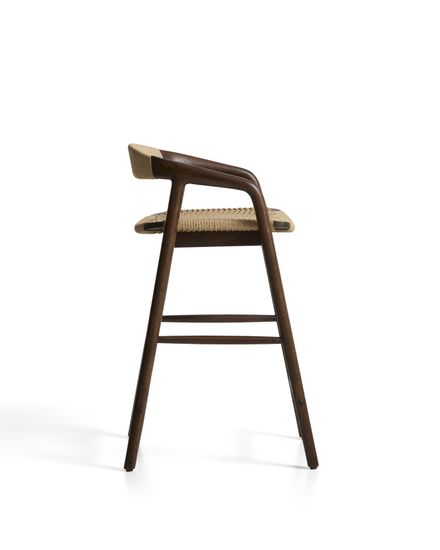 Уличный полубарный стул Derile из массива дуба в отделке орех и бежевой веревки
