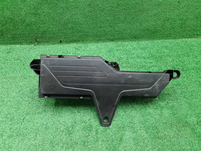 Резонатор воздушного фильтра BMW 3er F30 (11-20)