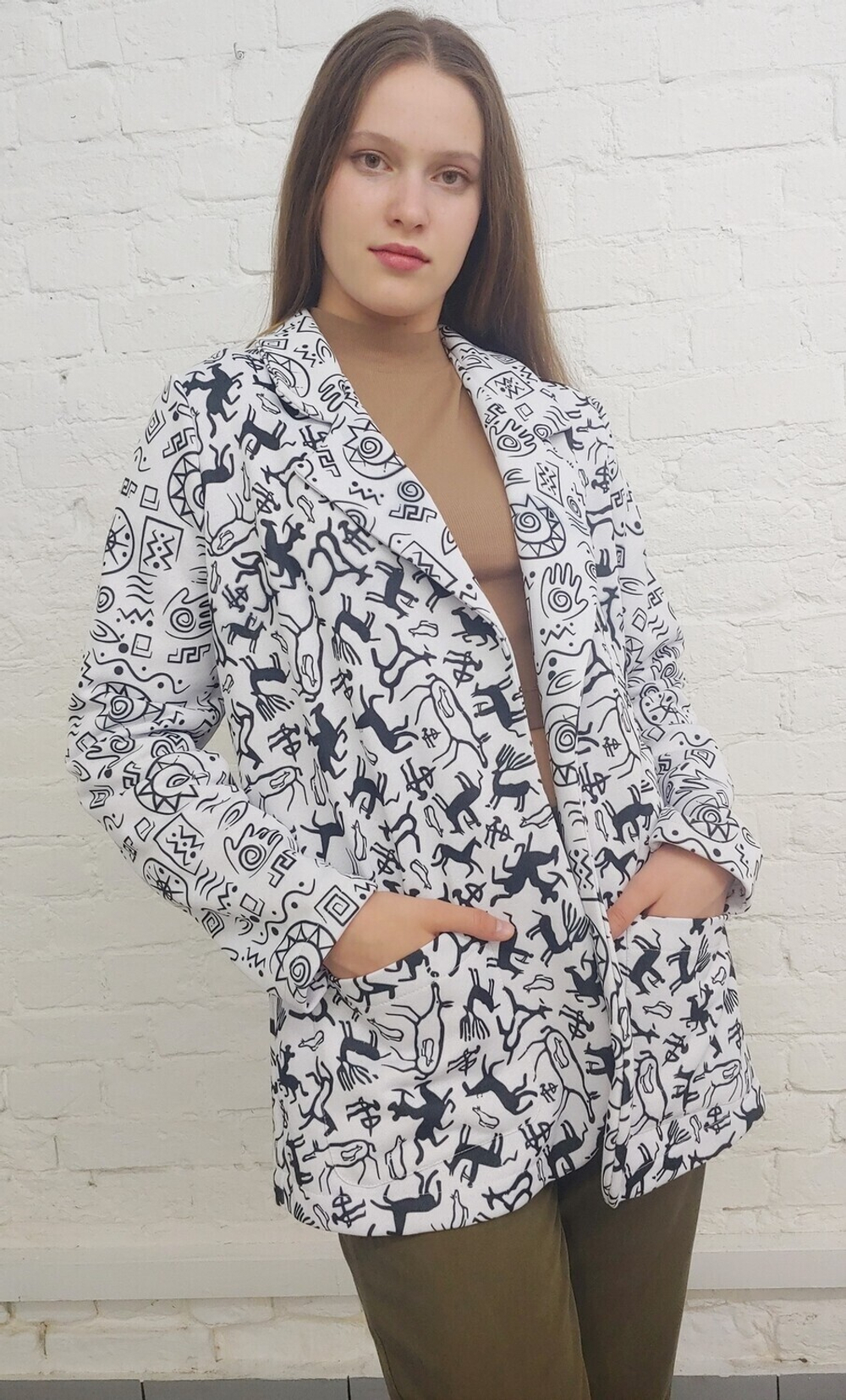 Трикотажный жакет "Петроглиф"