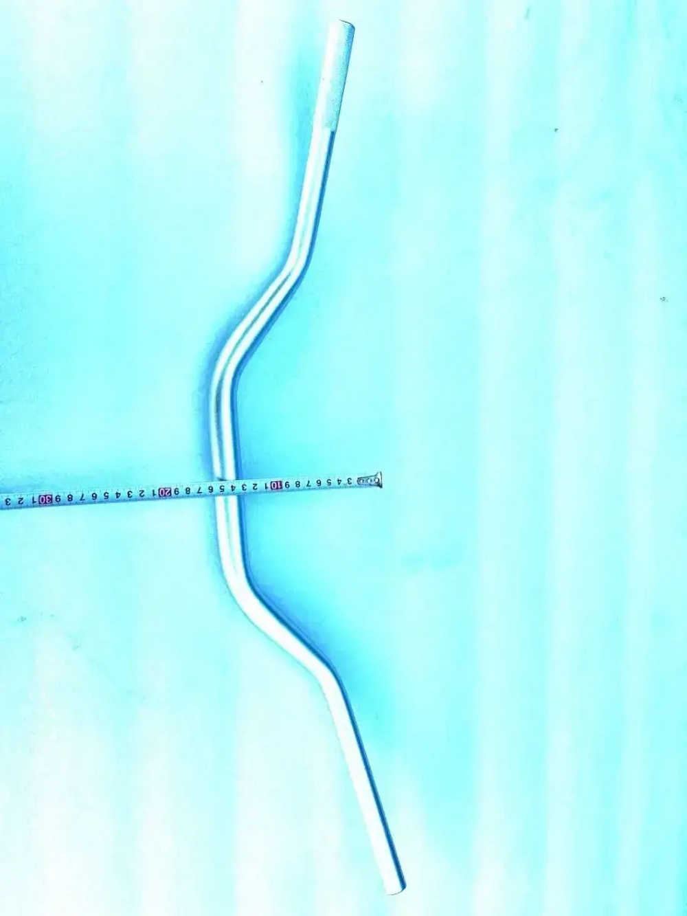 Руль алюминиевый для мотоцикла эндуро 28 мм.