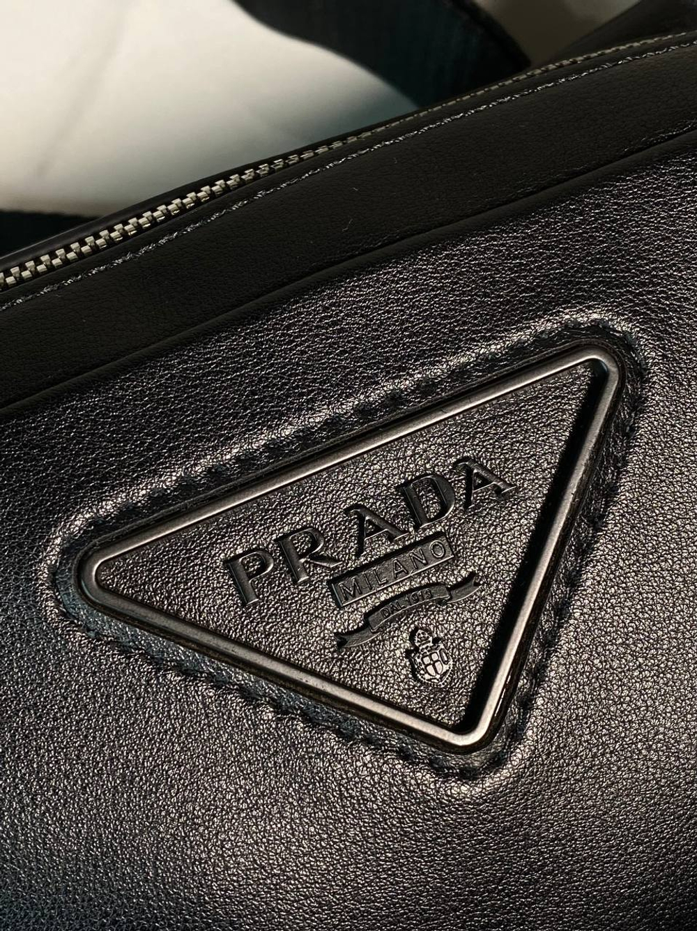 Сумка-мессенджер Prada